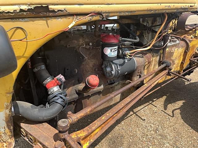 Image of Ford 8N equipment image 2