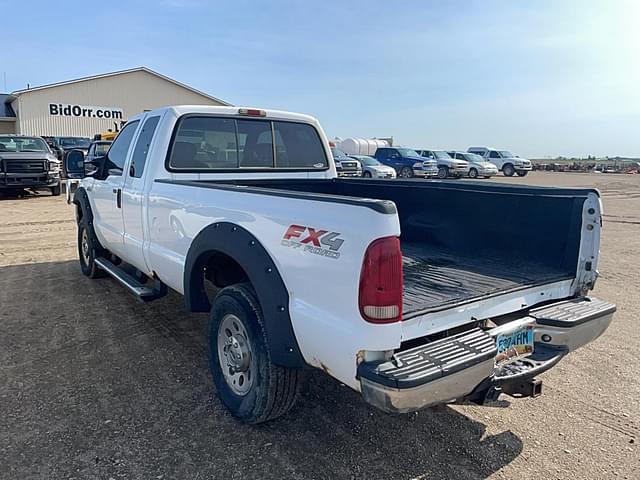 Image of Ford F-250 equipment image 4