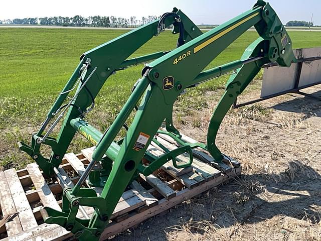 Image of John Deere 440R equipment image 2
