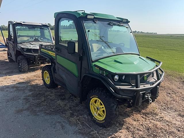Image of John Deere XUV 835R equipment image 3