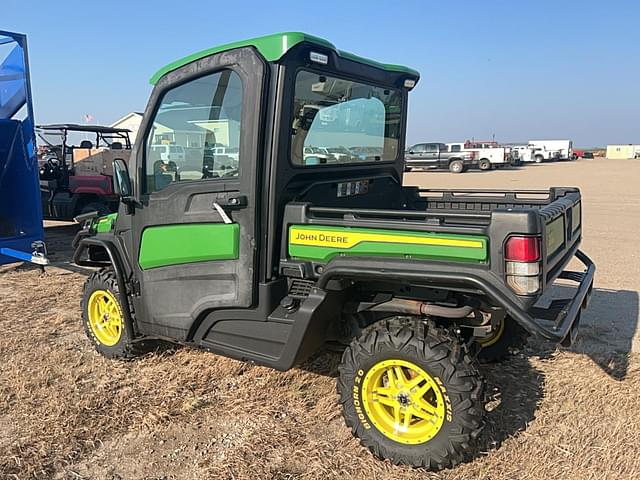 Image of John Deere XUV 835R equipment image 1