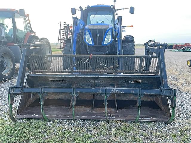 Image of New Holland T8.300 equipment image 2