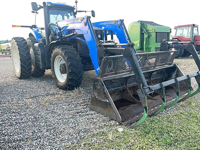 Image of New Holland T8.300 equipment image 3