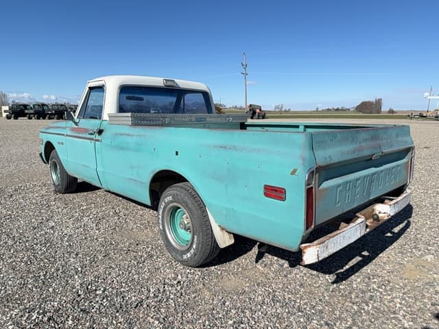 Image of Chevrolet C10 equipment image 2
