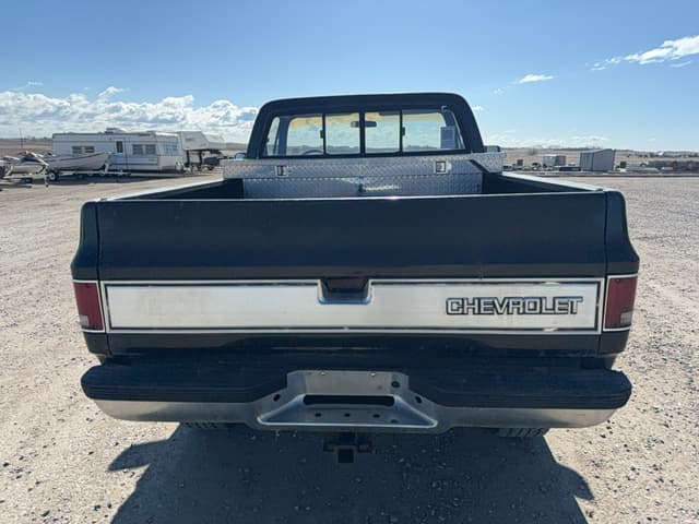 Image of Chevrolet K10 equipment image 2