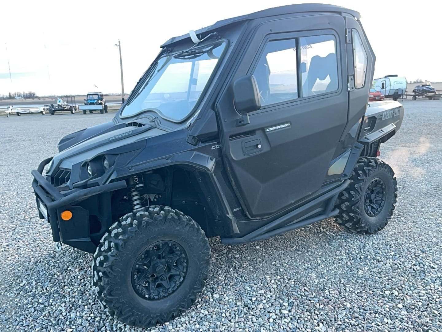 Can-Am Commander 1000XT Equipment Image0
