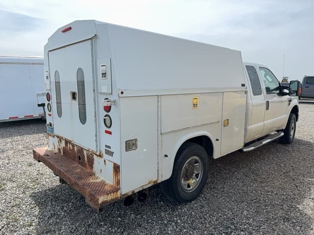 Image of Ford F-250 equipment image 3