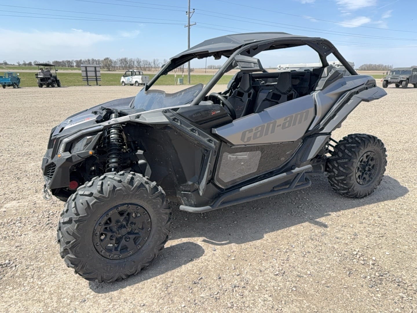 2018 Can-Am Maverick 1000 Equipment Image0