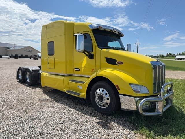 Image of Peterbilt 579 equipment image 4