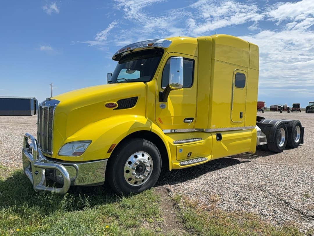Image of Peterbilt 579 Primary image
