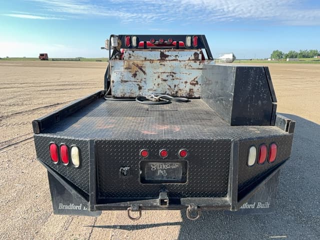 Image of Chevrolet 3500 equipment image 2