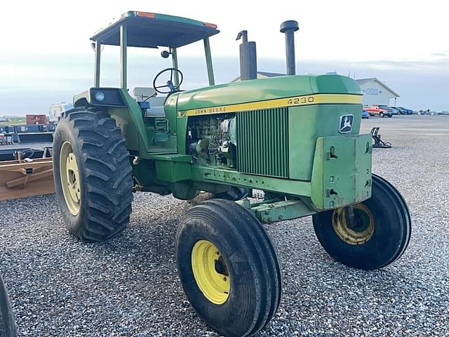 Image of John Deere 4230 equipment image 1