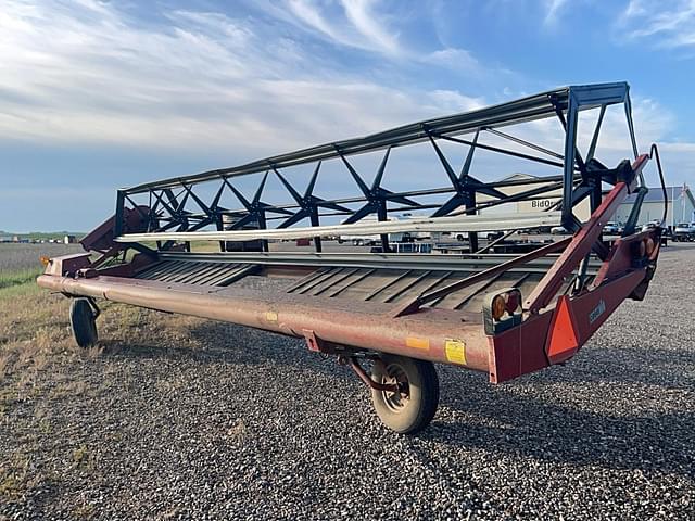 Image of Case IH 725 equipment image 2