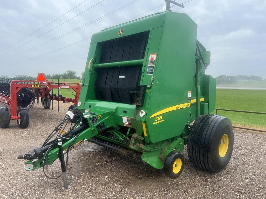 Image of John Deere 569 Primary image