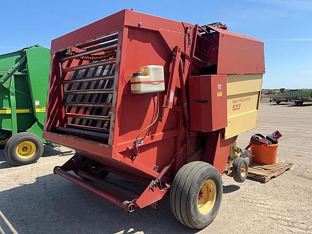 Image of New Holland 855 equipment image 1