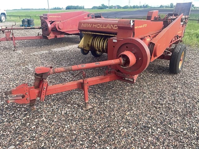 Image of New Holland 273 equipment image 2