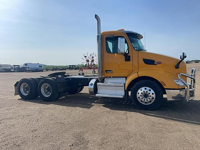 Image of Peterbilt 579 equipment image 2