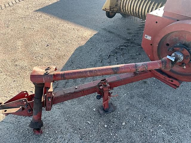 Image of New Holland 269 equipment image 4
