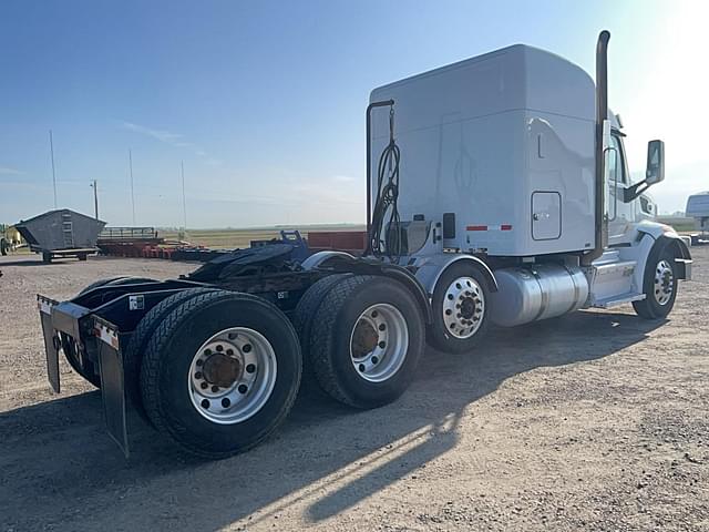 Image of Peterbilt 567 equipment image 3