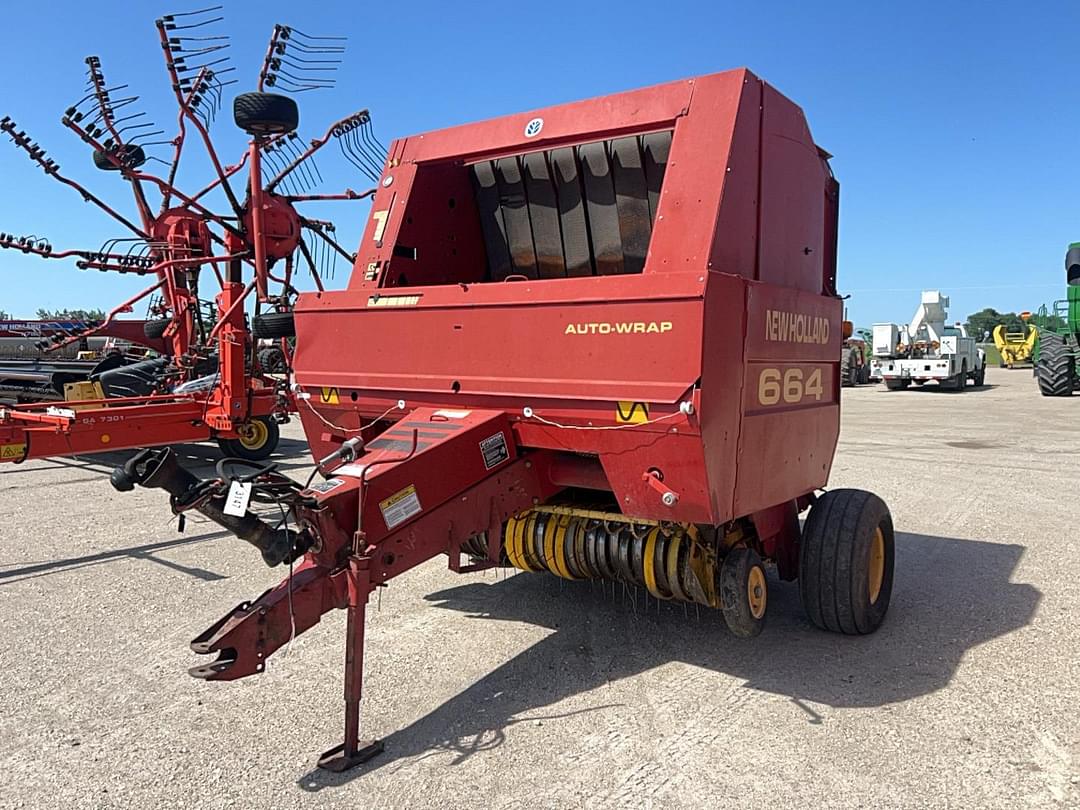 Image of New Holland 664 Primary image