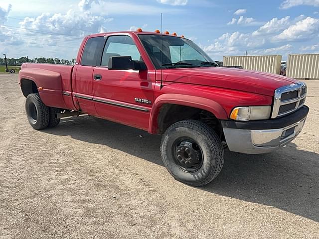 Image of Dodge Ram 3500 equipment image 4
