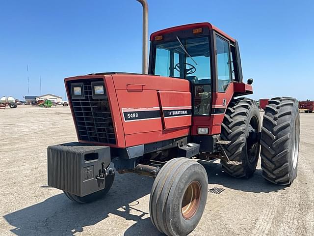 Image of International Harvester 5488 equipment image 1