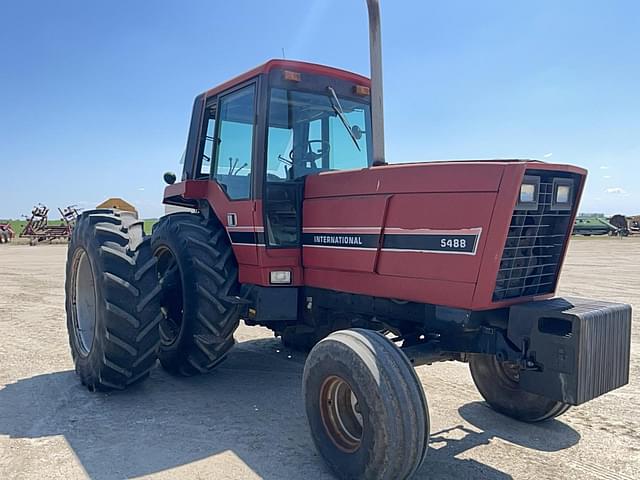 Image of International Harvester 5488 equipment image 3