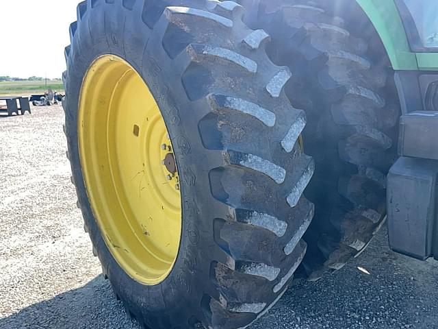 Image of John Deere 8420 equipment image 4