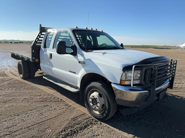 Image of Ford F-550 equipment image 3