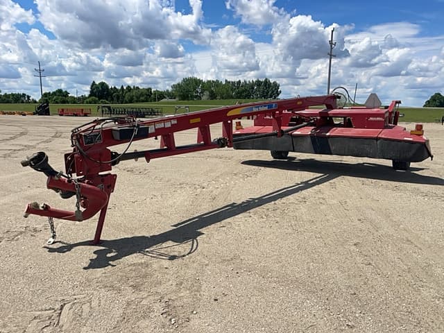 Image of New Holland H7460 equipment image 1
