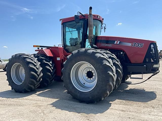 Image of Case IH Steiger 335 equipment image 3