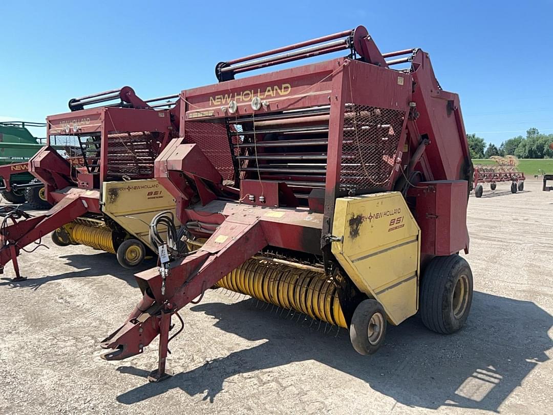 Image of New Holland 851 Primary image