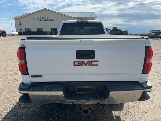 Image of GMC 2500HD equipment image 2