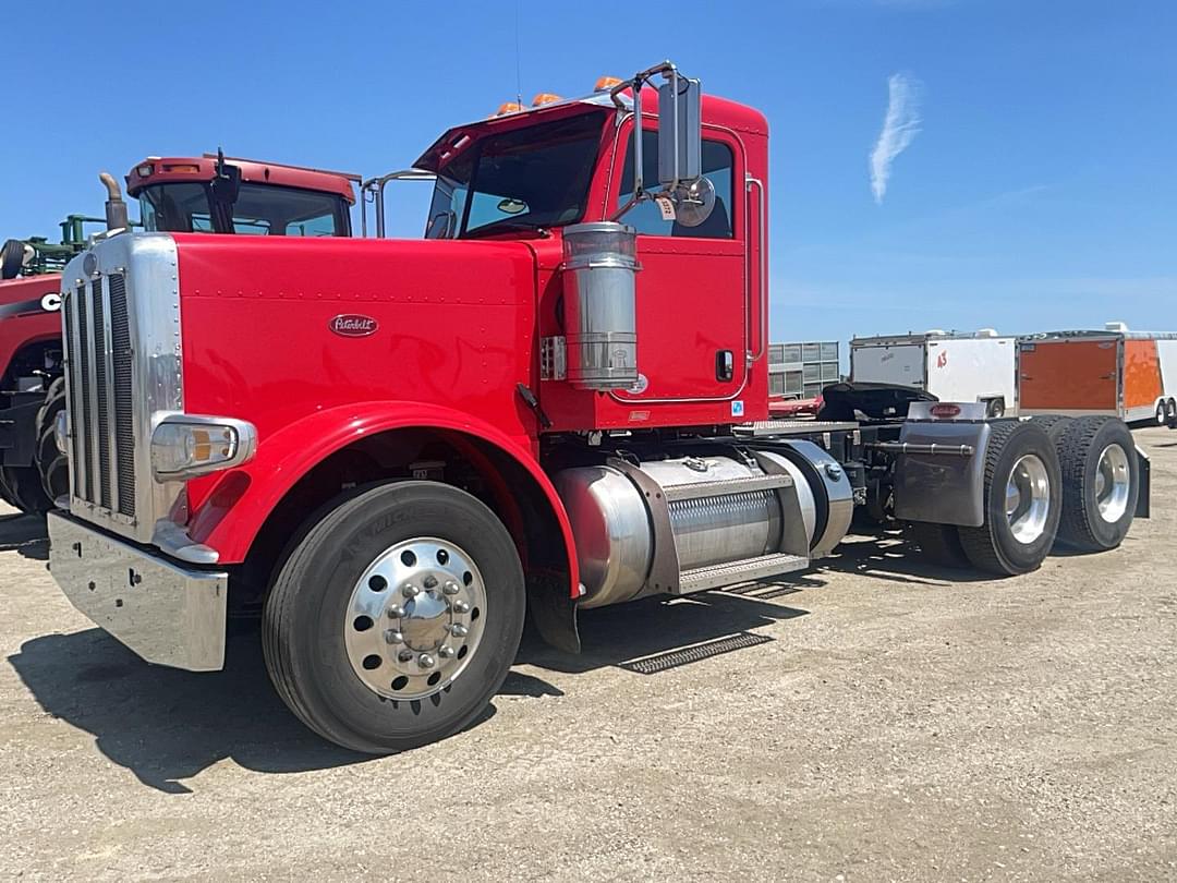 Image of Peterbilt 388 Primary image