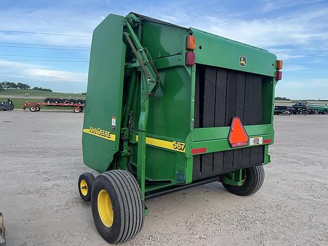 Image of John Deere 567 equipment image 1