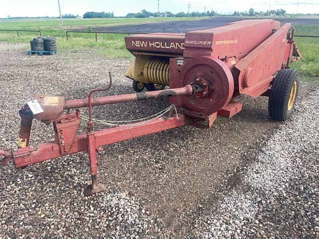 Image of New Holland 310 equipment image 1