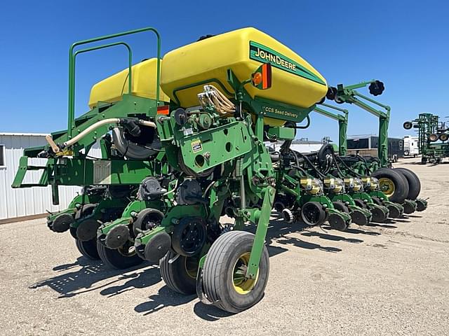 Image of John Deere 1770 equipment image 4