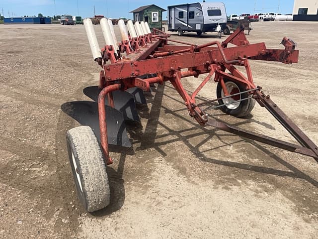 Image of International Harvester 770 equipment image 2