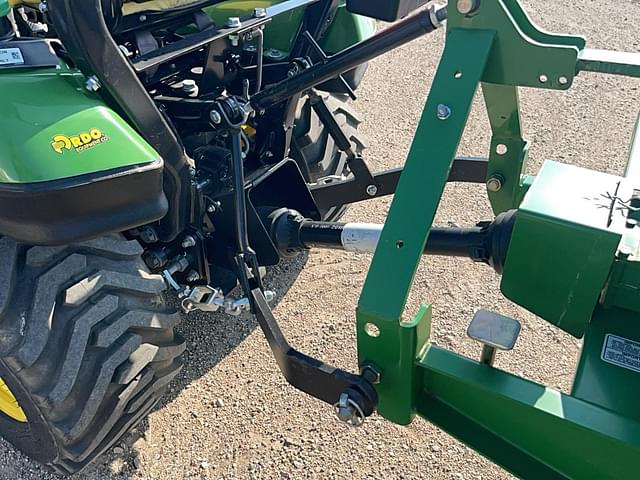 Image of John Deere 1025R equipment image 3