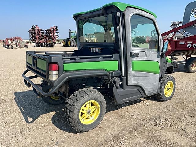 Image of John Deere XUV 835R equipment image 2