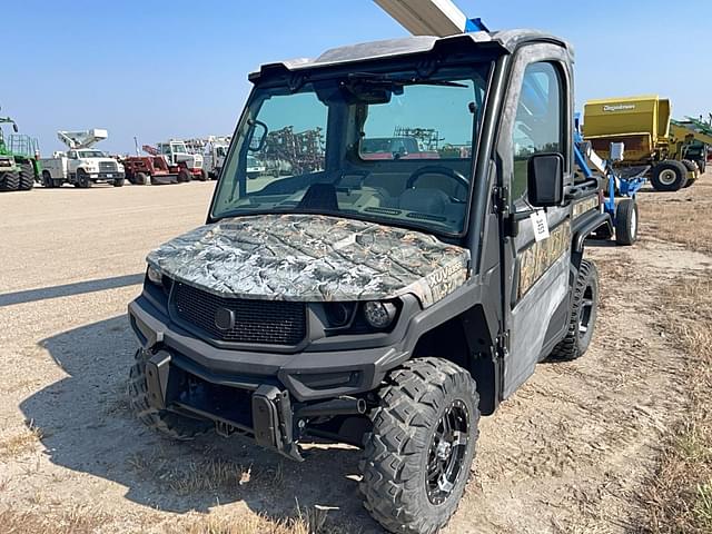 Image of John Deere XUV 835R equipment image 1