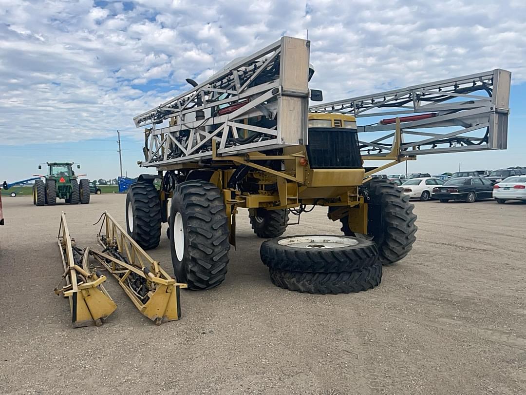 Image of Ag-Chem RoGator 854 Primary image