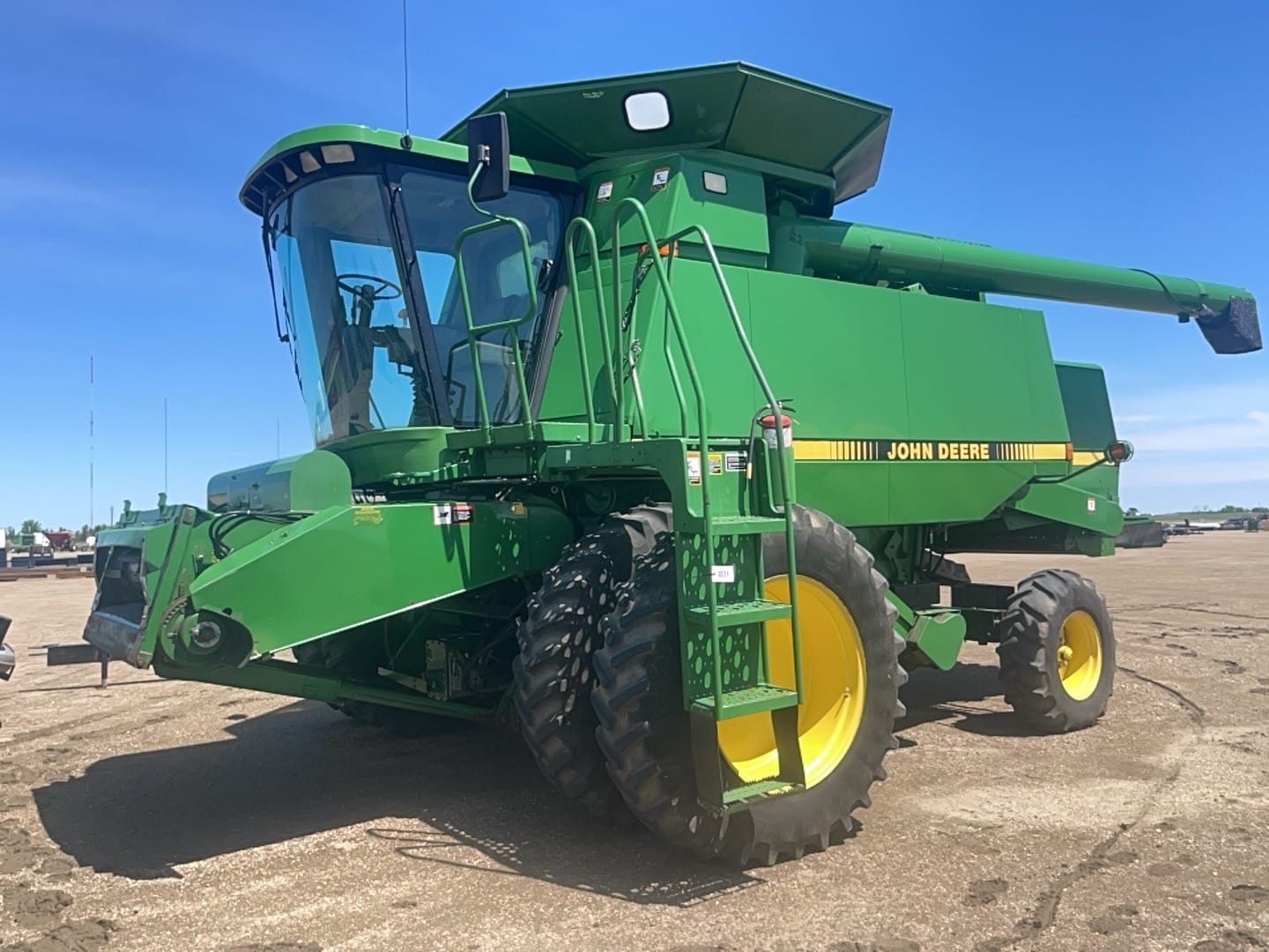 1995 John Deere 9600 Equipment Image0