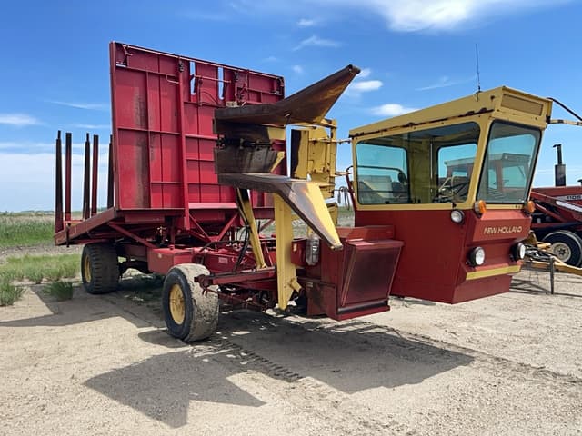 Image of New Holland 1049 equipment image 2