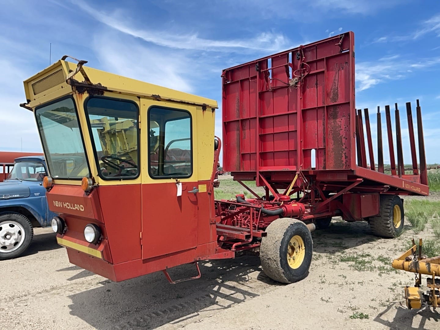 New Holland 1049 Equipment Image0