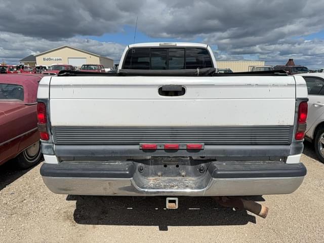 Image of Dodge Ram 3500 equipment image 2