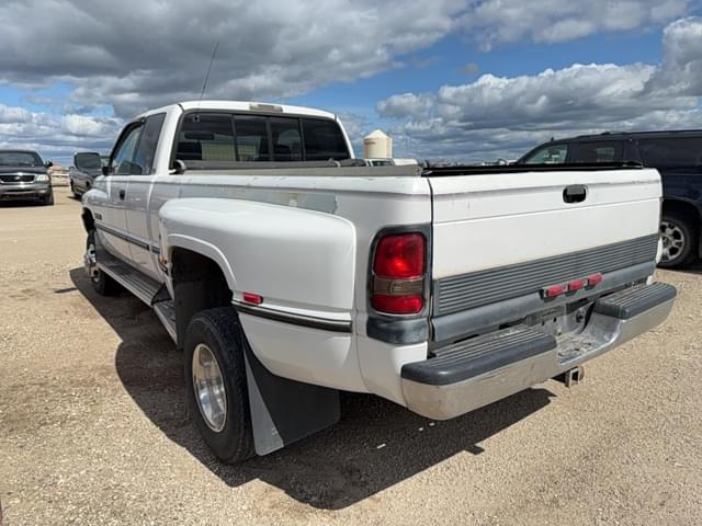 Image of Dodge Ram 3500 equipment image 1
