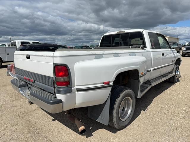 Image of Dodge Ram 3500 equipment image 3