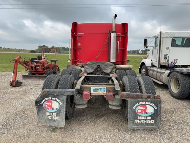 Image of Freightliner FLD120 equipment image 1