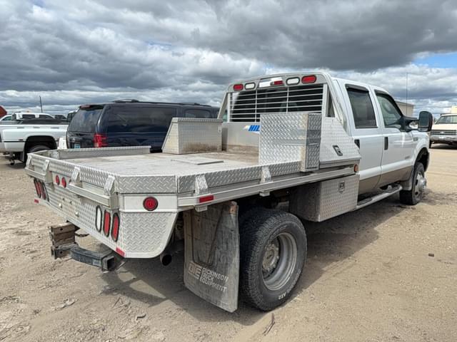 Image of Ford F-350 equipment image 3